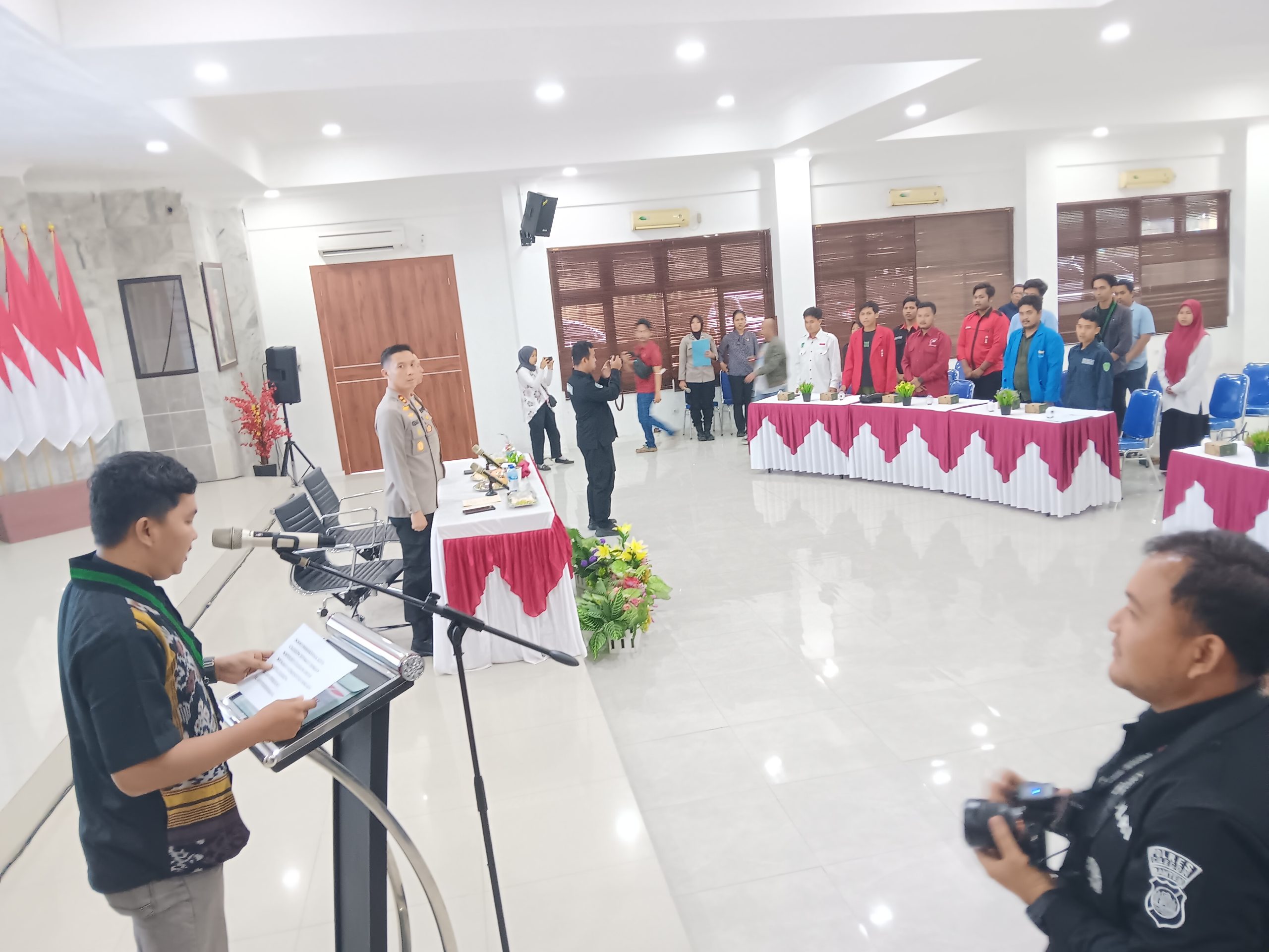 Suasana deklarasi damai untuk Pilkada 2024 yang digelar di aula Polres Cilegon, Kamis (29/8/2024).