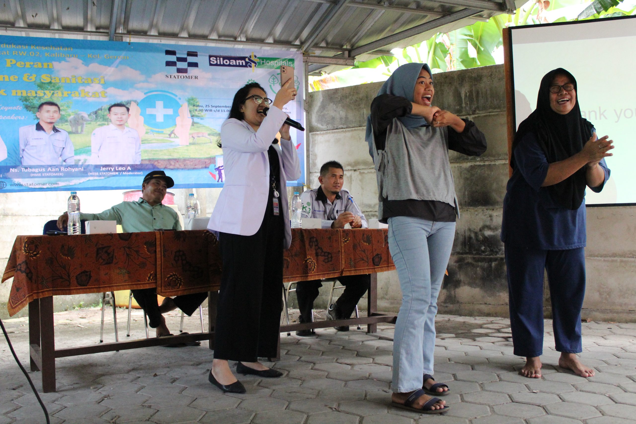 Suasana penyuluhan kesehatan yang digelar PT Statomer dan Siloam Hospital di Lingkungan Kali Baru RW 02 Kelurahan Gerem, Kecamatan Gerogol, Kota Cilegon