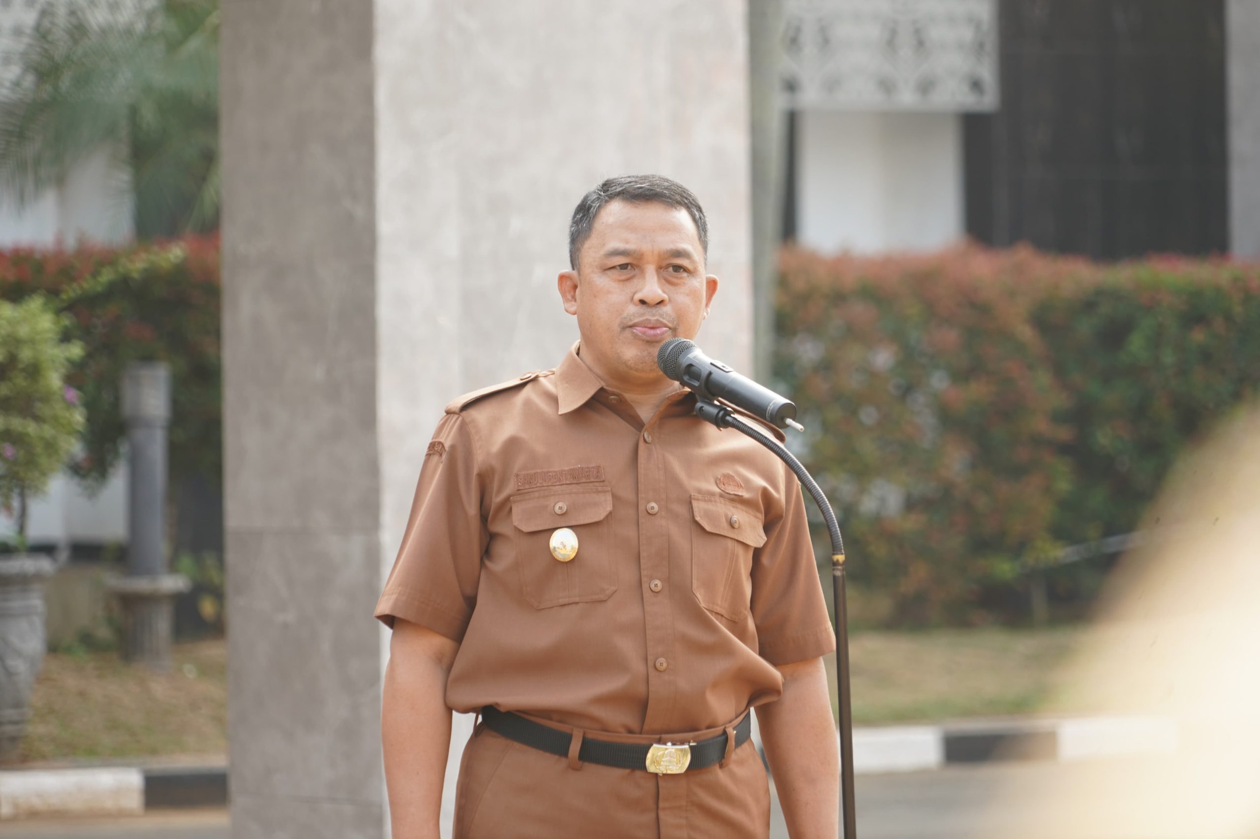 Wakil Walikota Cilegon Sanuji Pentamarta saat berpamitan kepada seluruh ASN Pemkot Cilegon.